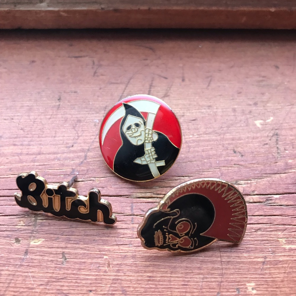 Enamel Pins🔥🔥🔥Bitching VINTAGE enamel pin set! - Picture 1 of 5